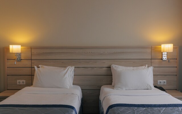 Hotel Equator