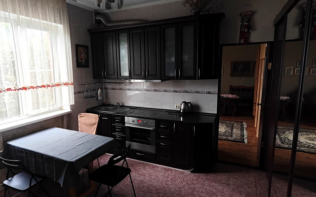 Квартира Тихая в зелёном районе