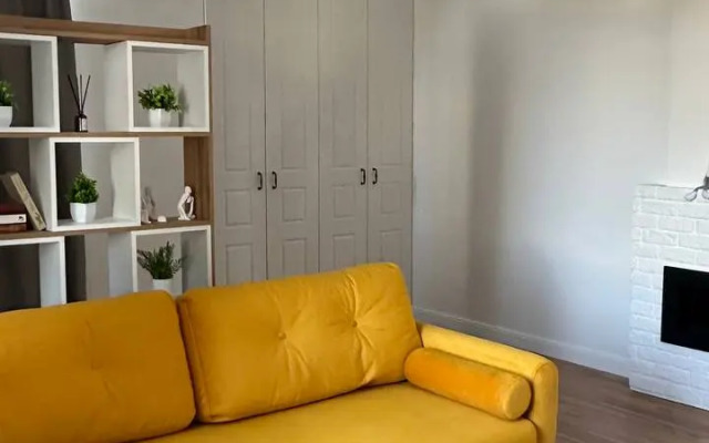 Apartments Apartamentyi GREY APARTMENT Ryadom s Tsentrom Flat