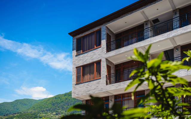 Amza Hotel