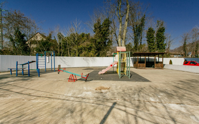 Lazurnaya Dolina 85b Flat