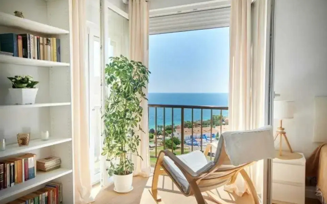 Апартаменты Studio Campoamor with sea view