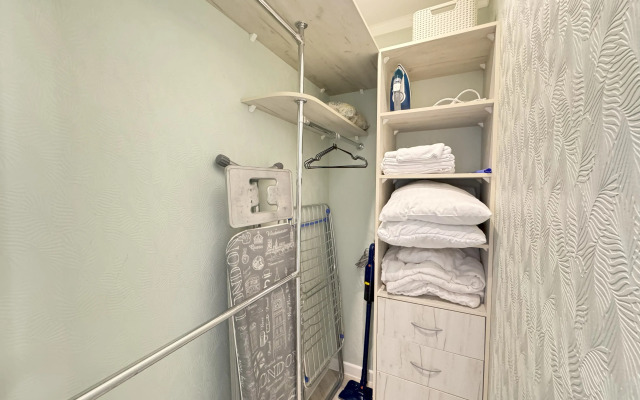 Apartments Chetyrekhmestnaya Dizaynerskaya Kvartira V Zhk "novin"