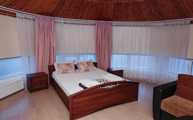 Karavella Hotel