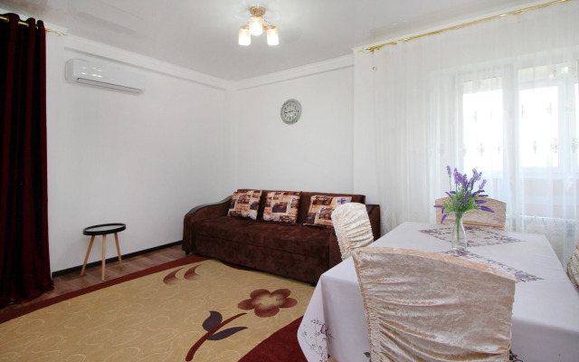 294 Raduzhny Bereg Flat