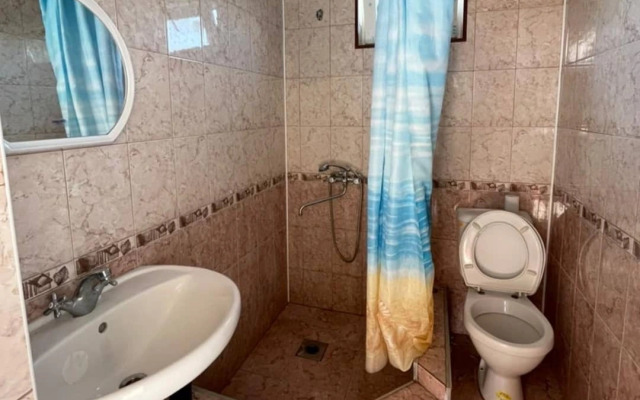 U Ashota Guest House