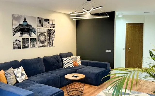 S dizaynerskim remontom v tsentre Pyatigorska Flat