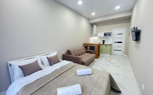 Uyutnaya Studiya So Svoim Otdelnym Vkhodom S Bassenom Apartments