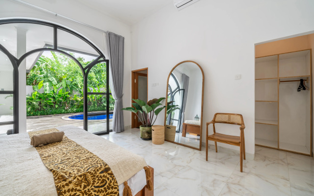 Novaya, Dostup k Plyazhu, Bolshoy Basseyn, Changu, Omm Villa