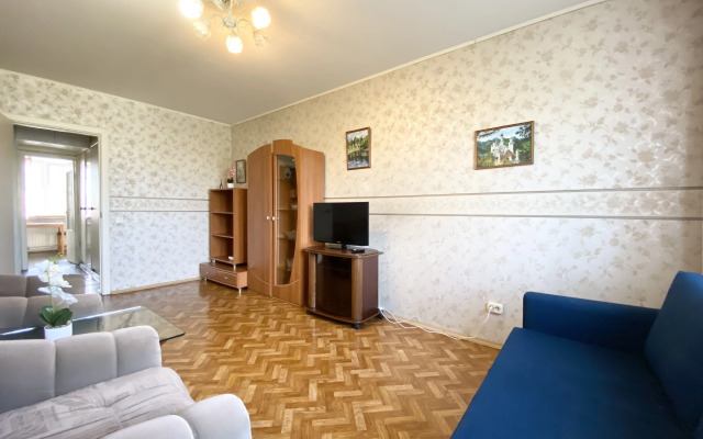 Kvartira U Metro Grazhdanskiy Prospekt Apartments