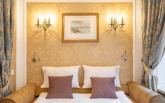 Апартаменты KeysSpb на Невском St3