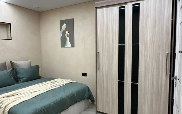 Na Chaykovskogo 28 Flat