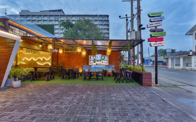 Отель Beach Corridor Spa