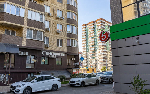 Квартира 2 Ночи на Улице им 40летия Победы 178к1