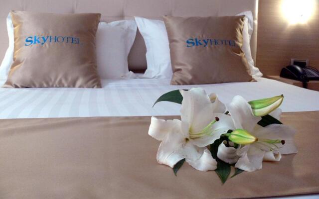 Sky 2 Hotel