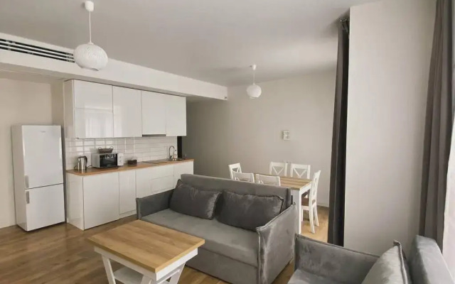 Luxury White Sails Apartments
