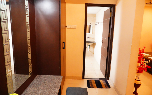 Vjr Mahal and Vinayagam Residency Hotel
