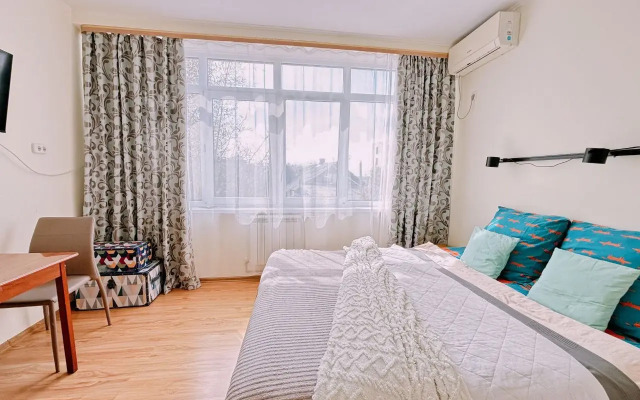 Na Tsvetochnoy 44/3 Apartments