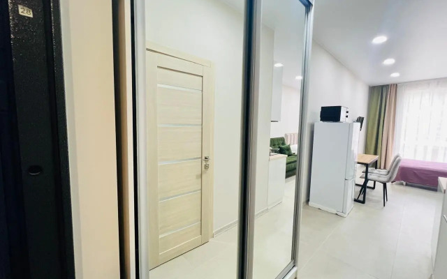 Svetlaya Studiya S Kukhney V Apart-Komplekse S Basseynom Apartments