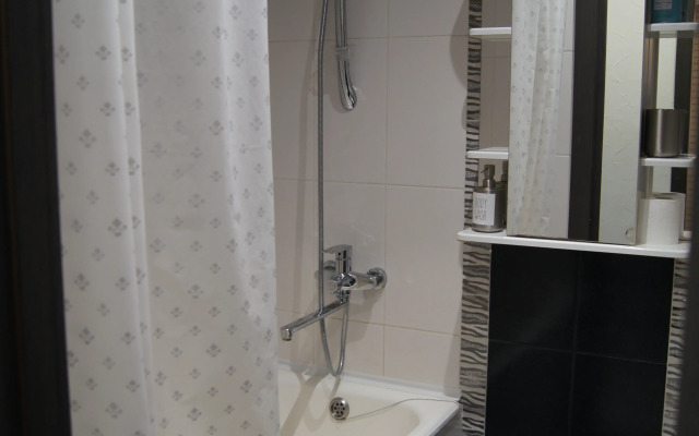 Teplo Dom Volochaevskaya 82 Apartments