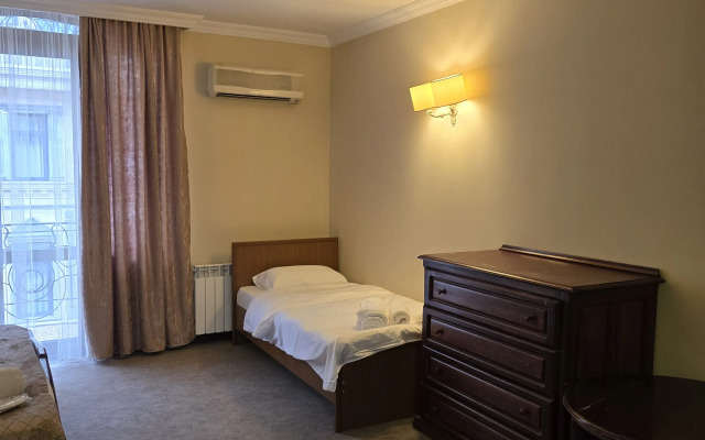 Ritsa Hotel