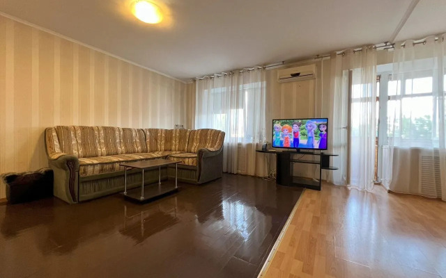 Na Ulitse Brestskaya 12 Flat