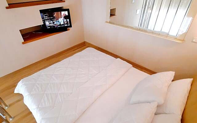 Апартаменты 4 метра над Уровнем Неба Alex