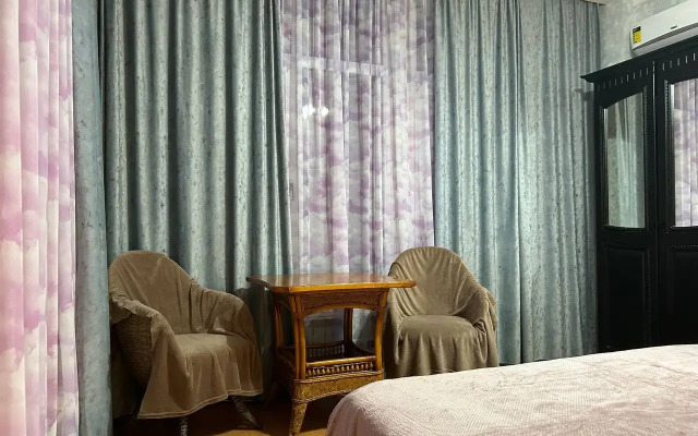 Trekhkomnatnaya S Pryamym Vidom Na More Flat
