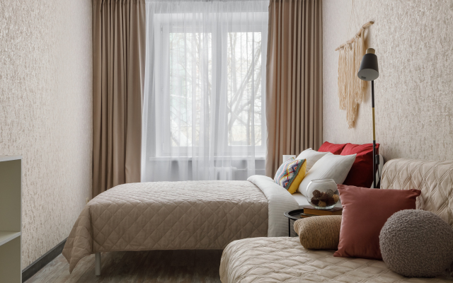 Trekhkomnatnaya ryadom NMITS imeni Ryzhikh Flat
