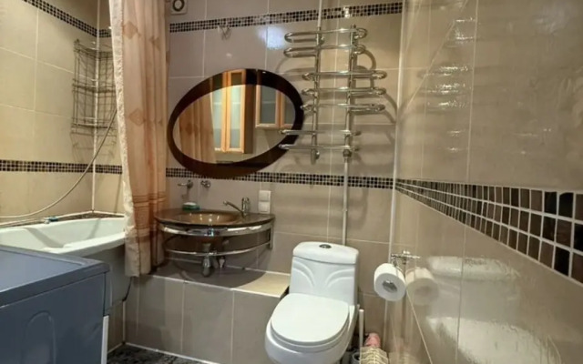 3-Komnatnaya Na Stroitelnoy 8 Flat