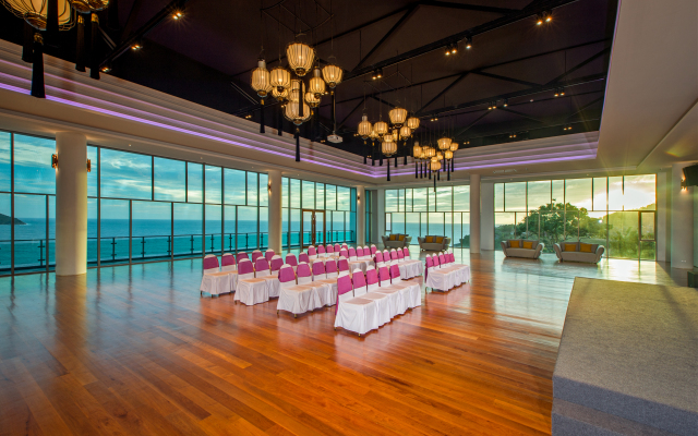 Wyndham Grand Phuket Kalim Bay Hotel