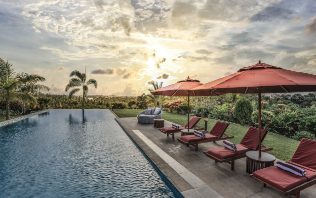 Mayurana by Edwards Collection Villa
