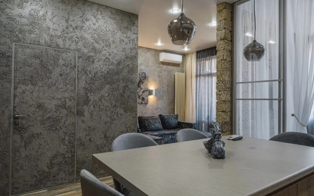 Апартаменты на Набережной 75к2 (710.2)