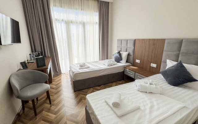 Greys Briz Hotel