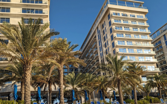 Apartamenty Luxurious Beachfront Marjan Island for Comfortable Stay