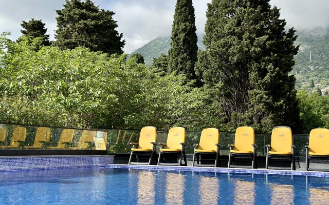 Del Medio Hotel