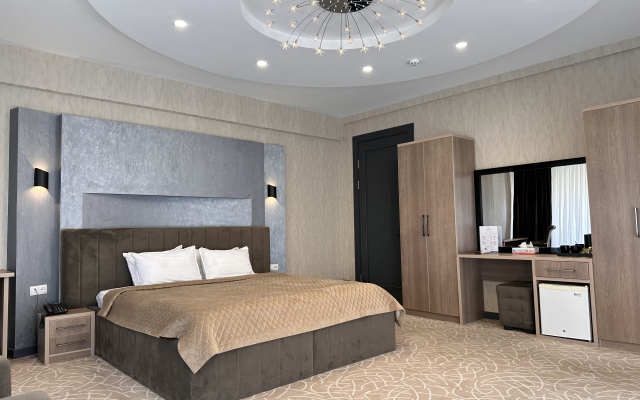 Astor Hotel