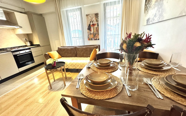 Апартаменты в новом доме в центре Стамбула возле Истикляль и Галаты