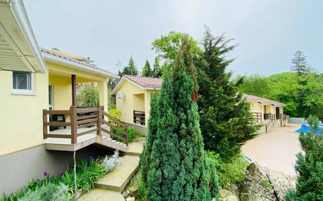 Gostevye Domiki Art Bereg Guest house