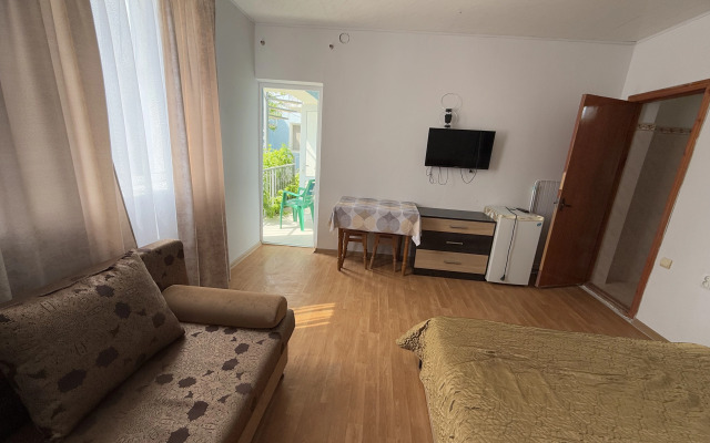 Taraktash Guest house
