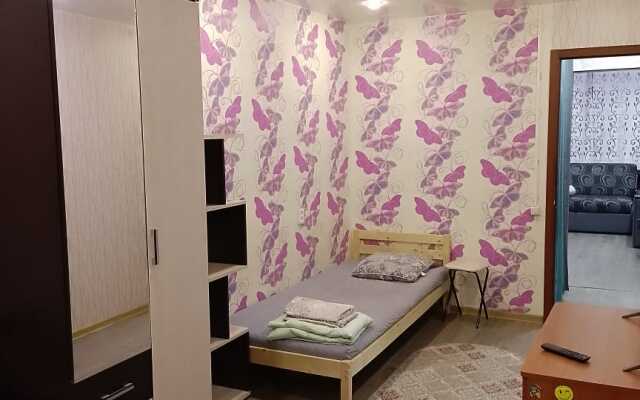 Апартаменты 2-х комнатная на 50 лет Октября 9