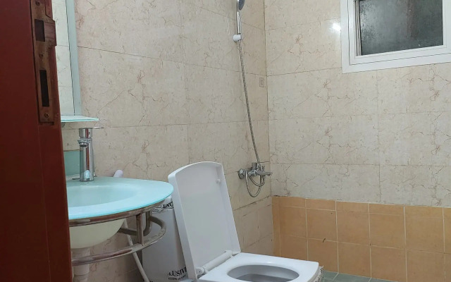 Benitah Capsule Family Rooms and Partitions Hostel
