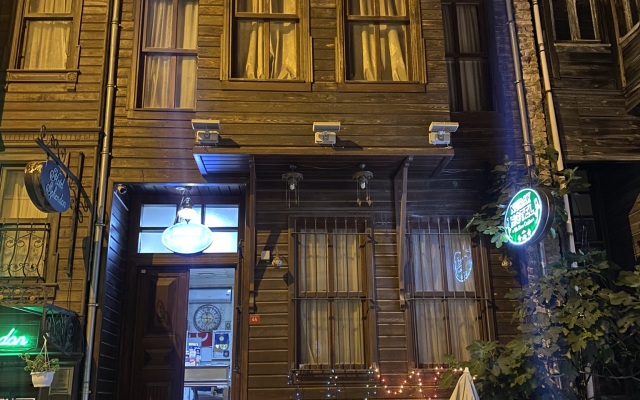 Nuray Hotel
