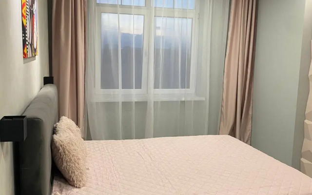 Апартаменты Пикассо - индустриальный шик с яркими акцентами