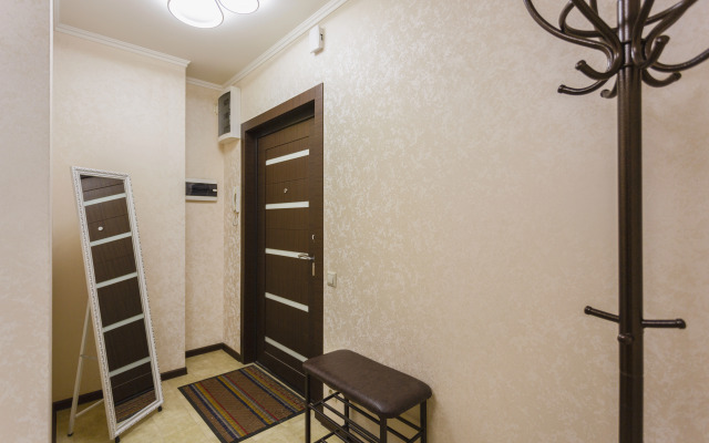Uyutnaya okolo metro s kuhnej i balkonom Flat