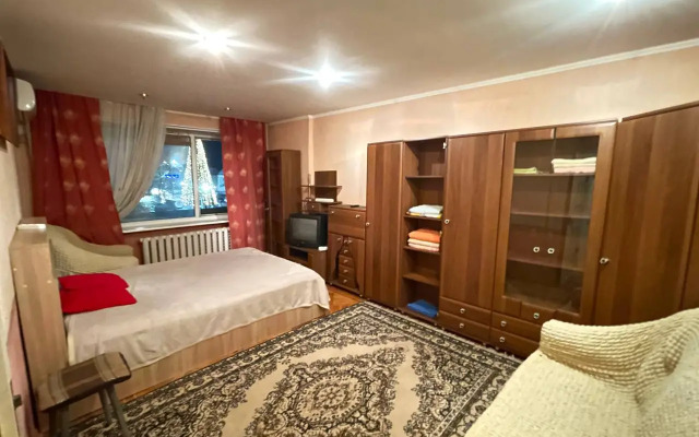 V Samom Tsentre Flat