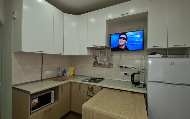Na Beregu Chernogo Morya Flat