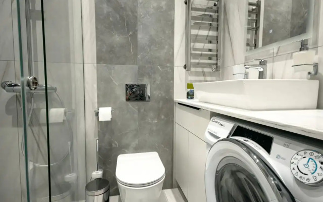 Uyutnaya Studiya s Pryamym Vidom na More Apartments