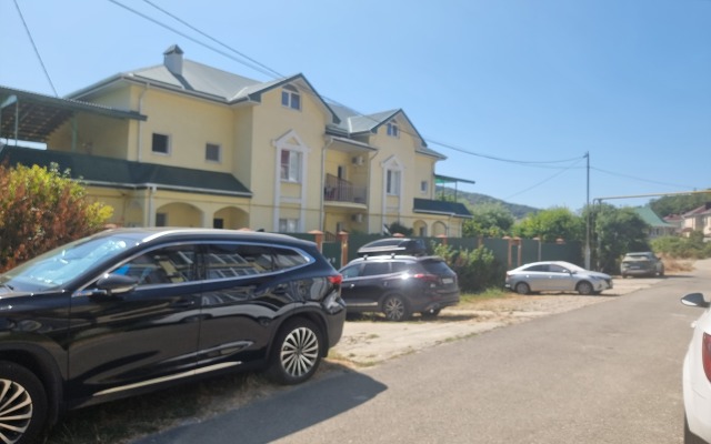 Malakhit Guest House