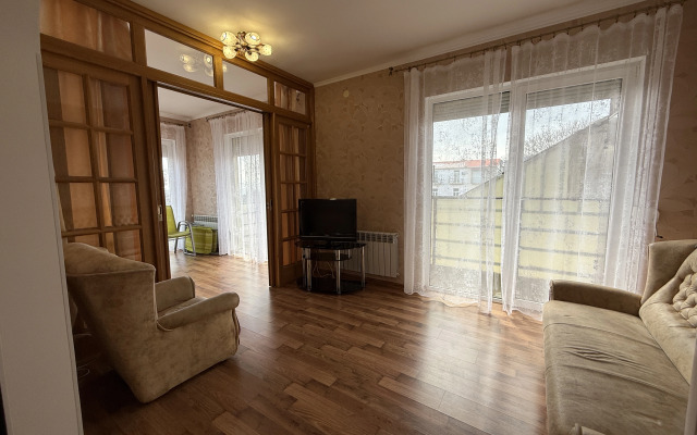 Scenic Two-Room Luxury Apartment with Balconies on the Yalta Embankment